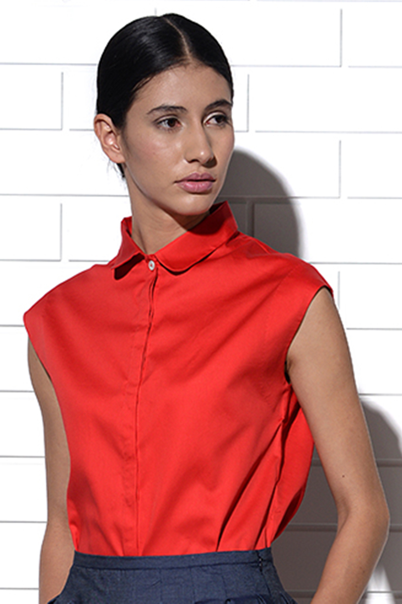 Meganisi collared top in red